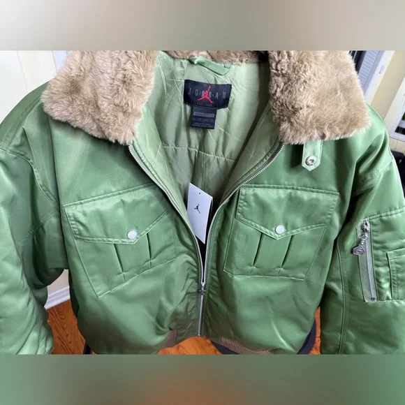 GORGEOUS JORDAN RENEGADE WOMEN’S JACKET !!! - Picture 9 of 13